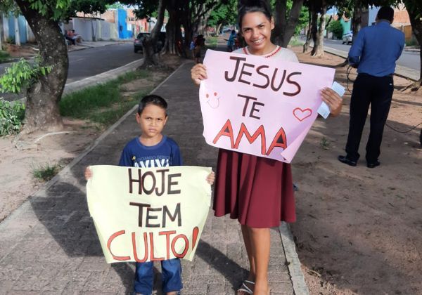 Cidade de Coxim/MS  impactada com o evangelismo de rua.