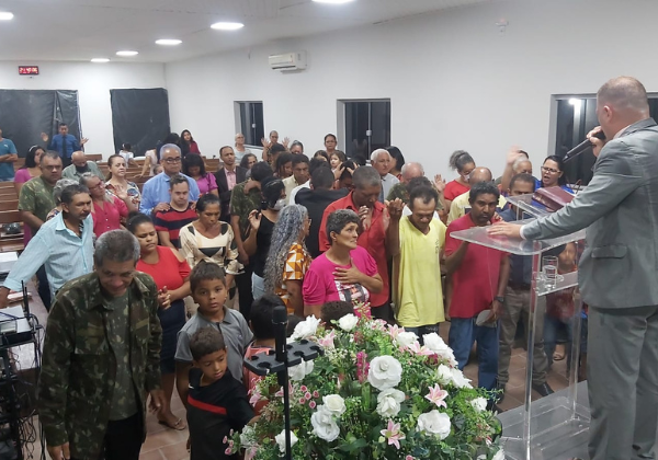 Projeto Social Resgatando Soldados Feridos cuida de dependentes qu�micos em Bar�o de Melga�o.