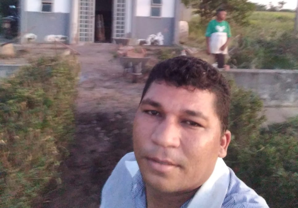 Pastor Joilson com apoio da Semadecre reforma o templo de pimenteiras